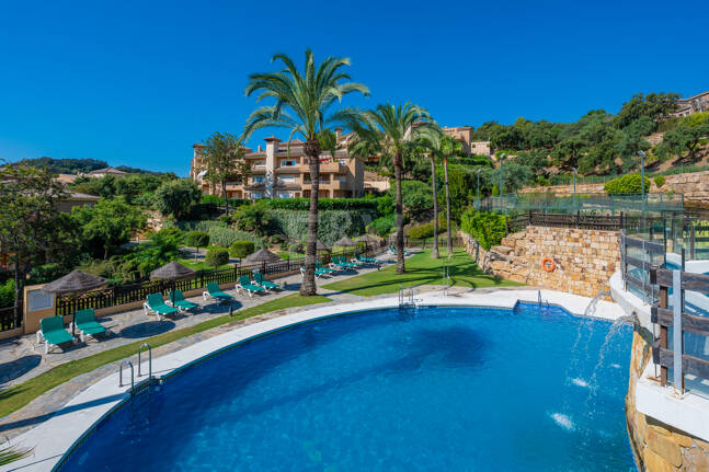 Two-bedroom apartment available for long-term rental in La Mairena