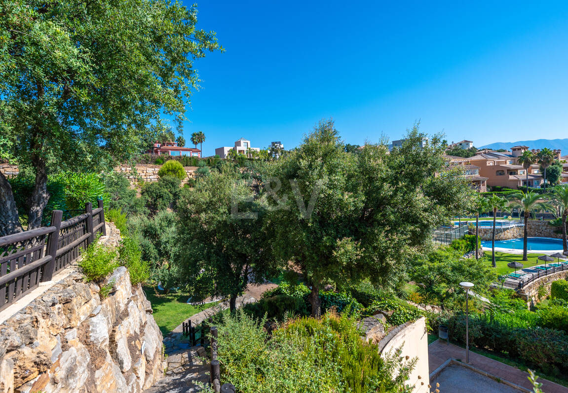 Two-bedroom apartment available for long-term rental in La Mairena