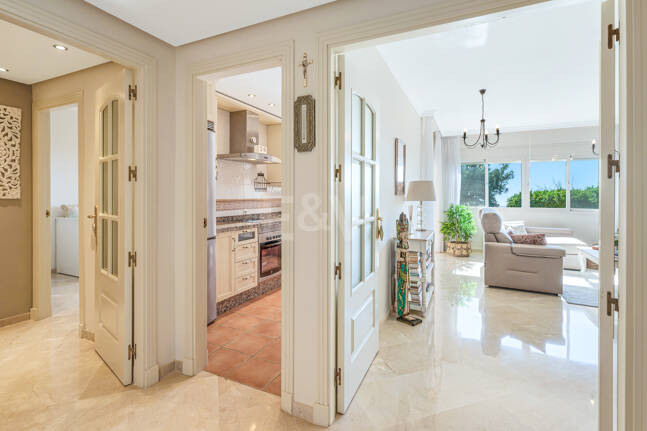 Two-bedroom apartment available for long-term rental in La Mairena