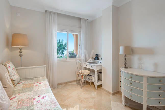 Two-bedroom apartment available for long-term rental in La Mairena