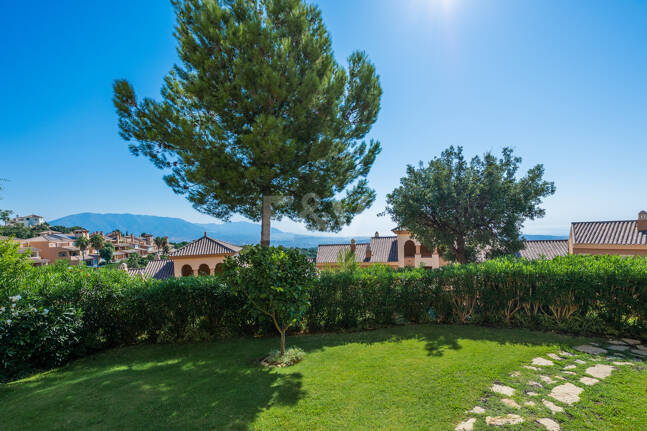 Two-bedroom apartment available for long-term rental in La Mairena