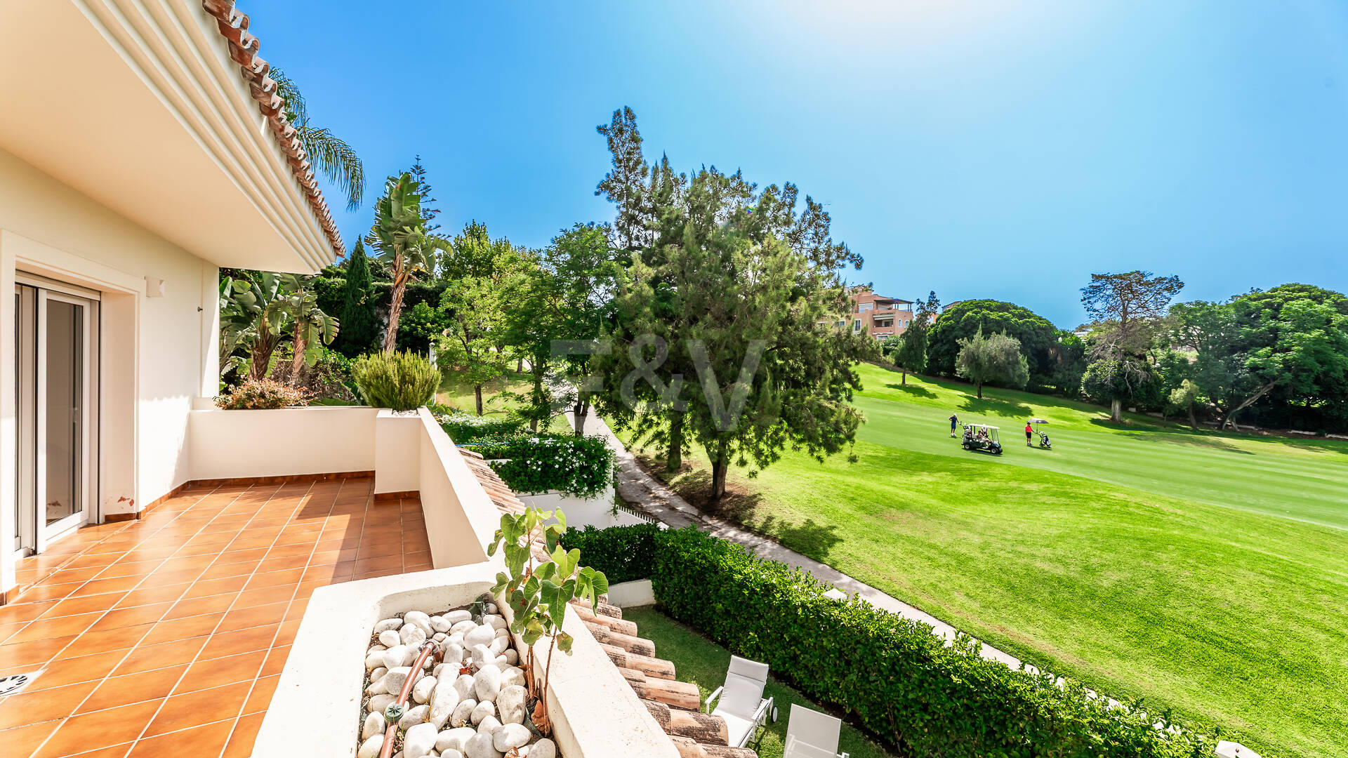 Elegante Golfvilla in Erster Reihe mit Außergewöhnlichem Blick auf den Golfplatz in Toplage