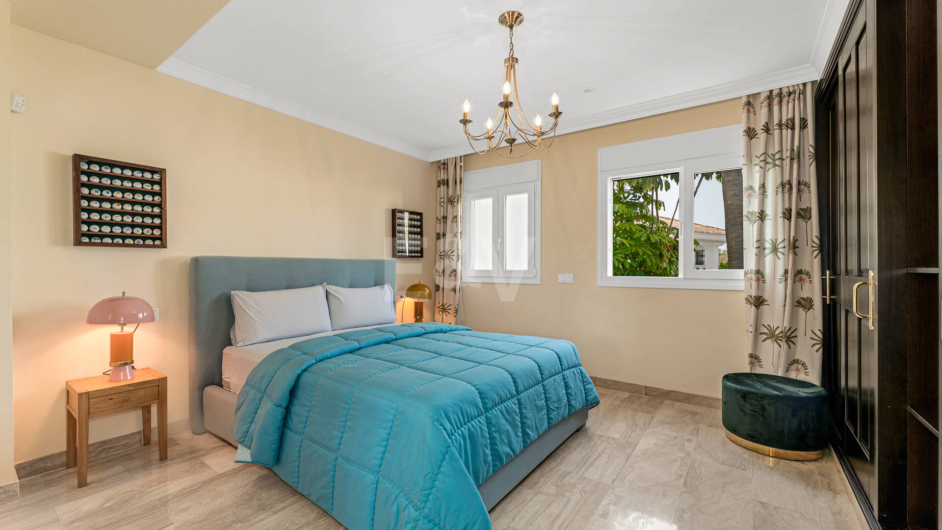 Elegante Golfvilla in Erster Reihe mit Außergewöhnlichem Blick auf den Golfplatz in Toplage