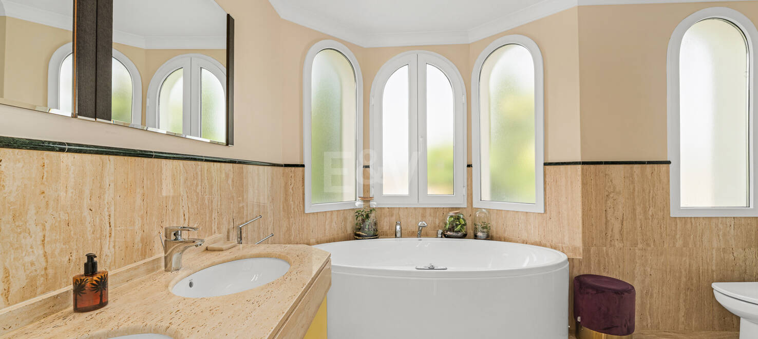 Elegant Frontline Golf Villa with Exceptional Views to the Golf Course in Prime Location