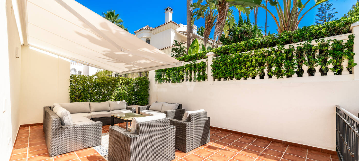 Elegant Frontline Golf Villa with Exceptional Views to the Golf Course in Prime Location