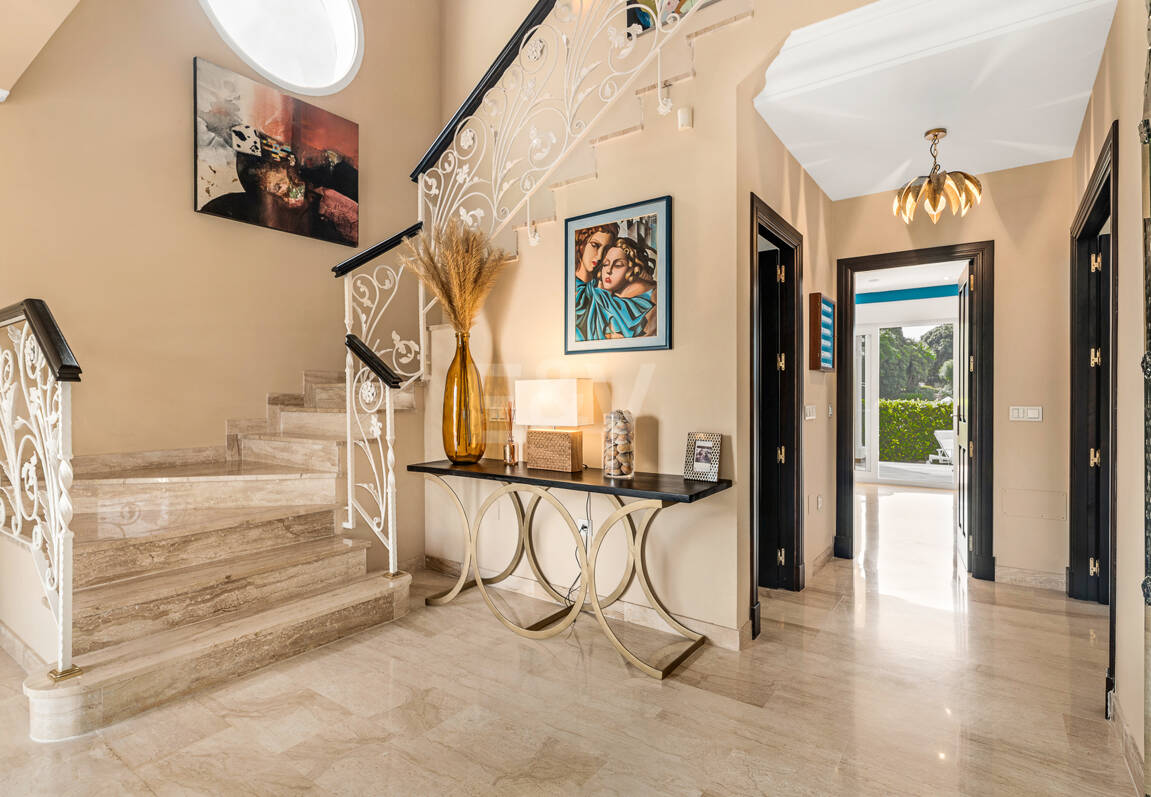 Elegancki Frontline Golf Villa z wyjątkowymi widokami na Golf Course w pierwszej lokalizacji