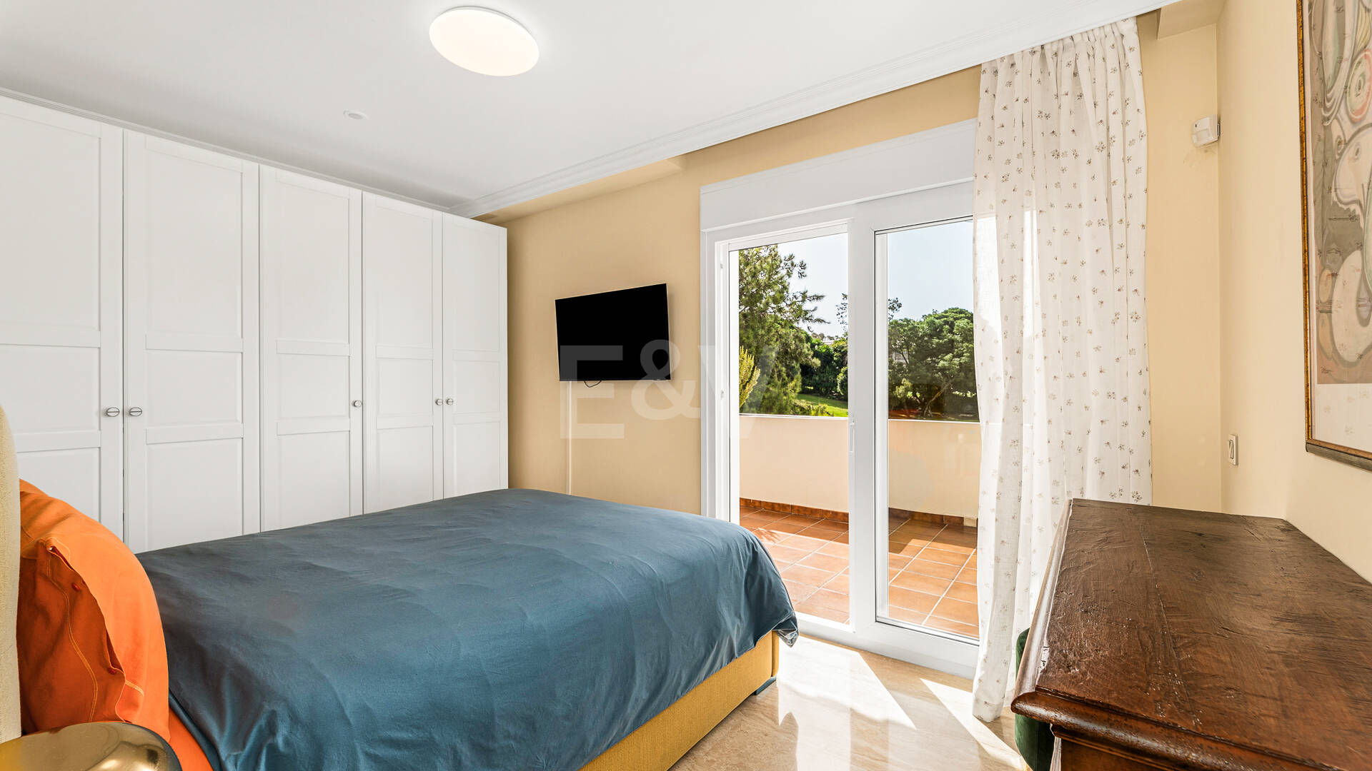 Elegante Golfvilla in Erster Reihe mit Außergewöhnlichem Blick auf den Golfplatz in Toplage