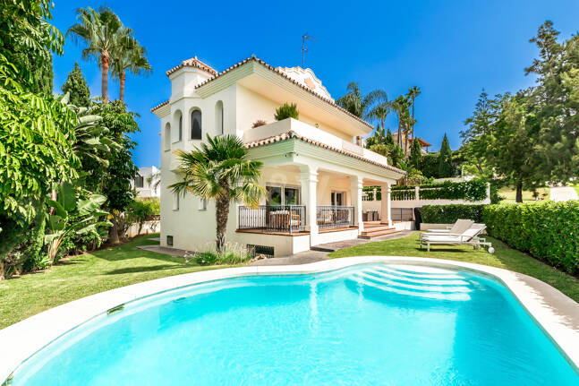 Elegancki Frontline Golf Villa z wyjątkowymi widokami na Golf Course w pierwszej lokalizacji