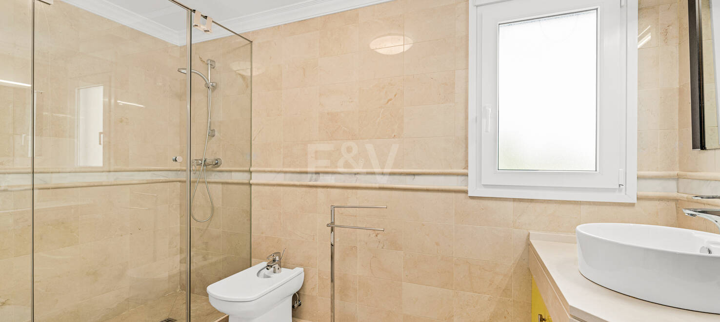 Elegant Frontline Golf Villa with Exceptional Views to the Golf Course in Prime Location