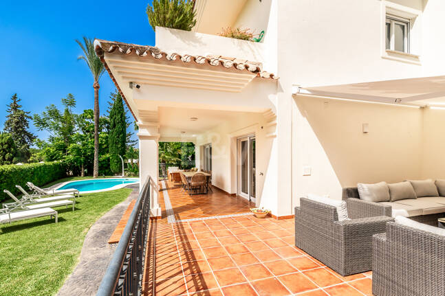 Elegancki Frontline Golf Villa z wyjątkowymi widokami na Golf Course w pierwszej lokalizacji