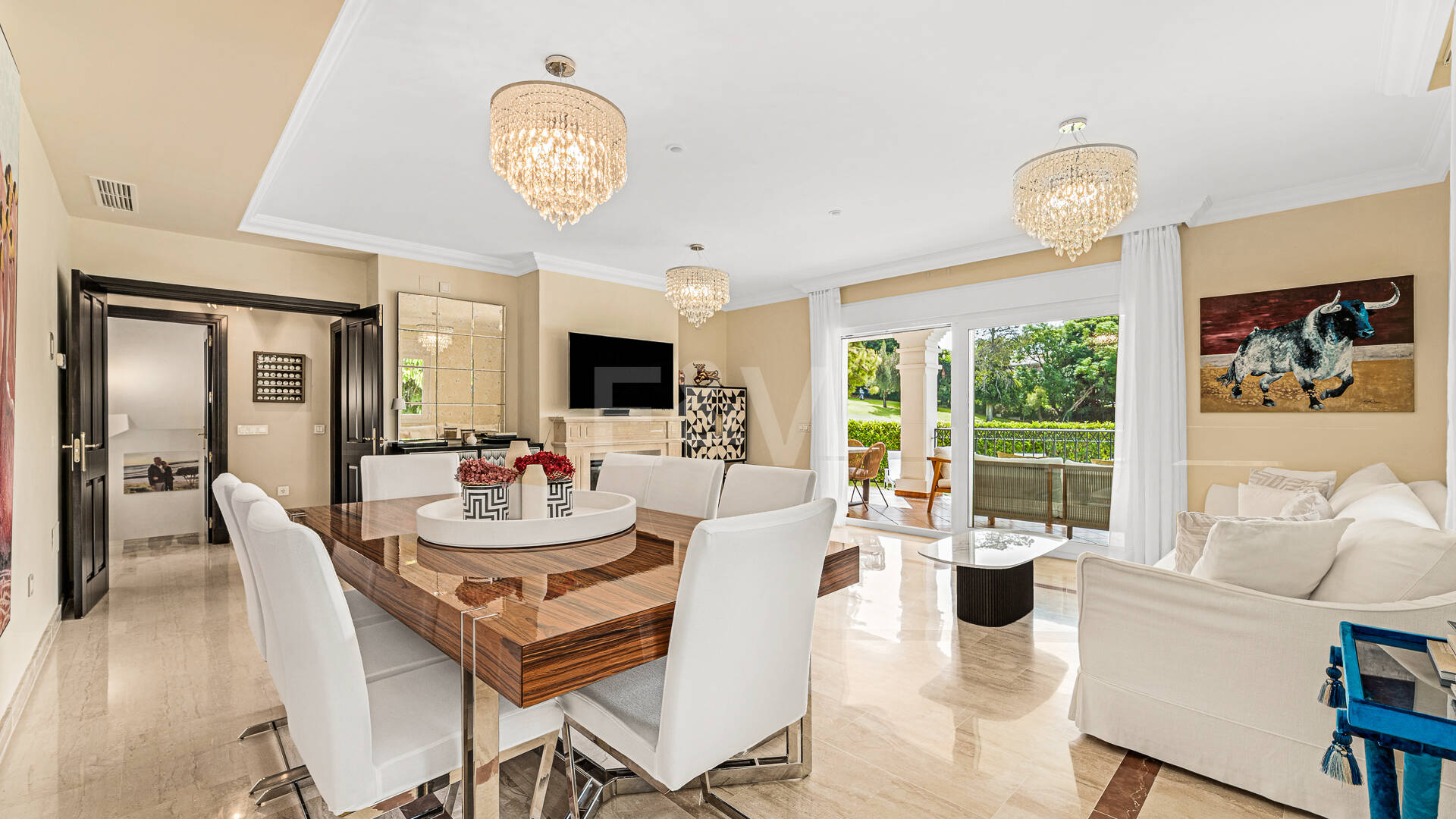 Elegante Golfvilla in Erster Reihe mit Außergewöhnlichem Blick auf den Golfplatz in Toplage