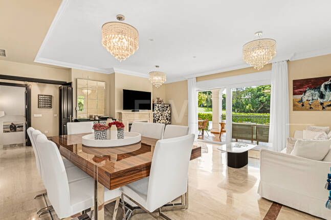 Elegancki Frontline Golf Villa z wyjątkowymi widokami na Golf Course w pierwszej lokalizacji