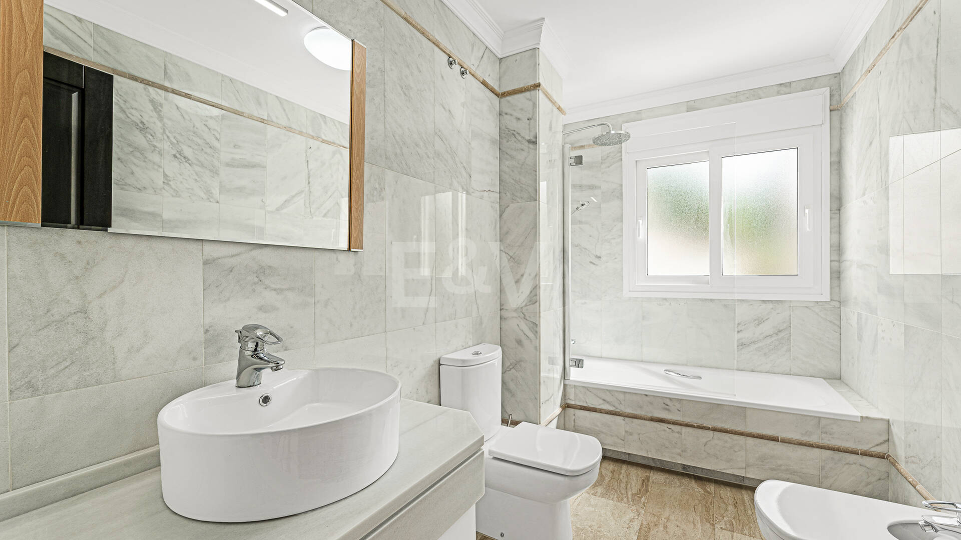 Elegante Golfvilla in Erster Reihe mit Außergewöhnlichem Blick auf den Golfplatz in Toplage