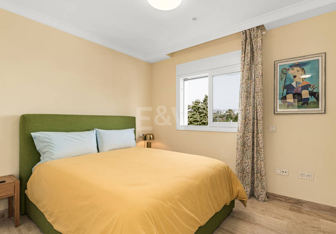 Elegante villa en primera línea de golf con vistas excepcionales al campo en ubicación privilegiada