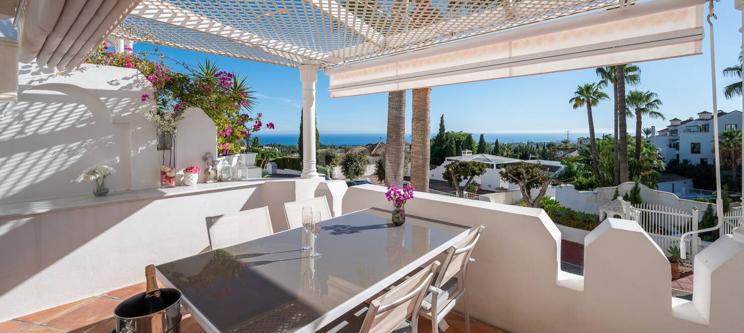 Precioso apartamento con piscina privada e impresionantes vistas al mar