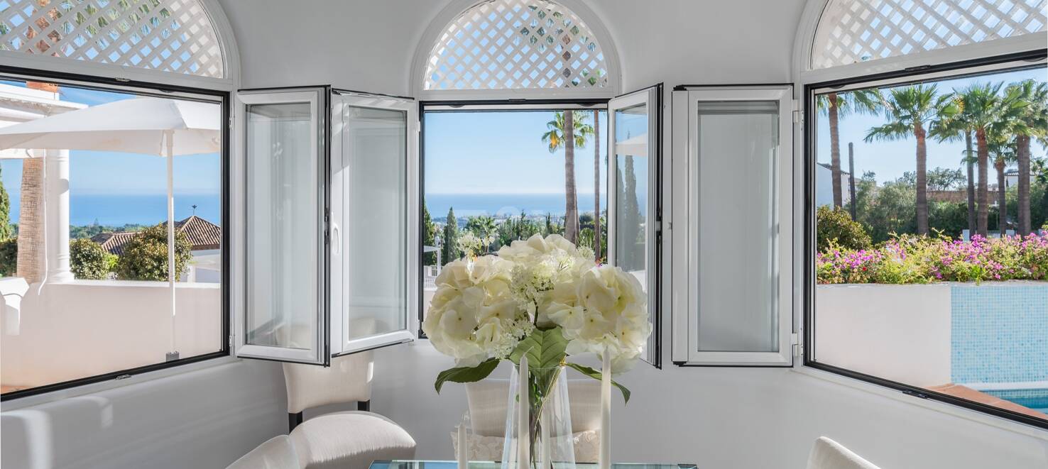 Precioso apartamento con piscina privada e impresionantes vistas al mar