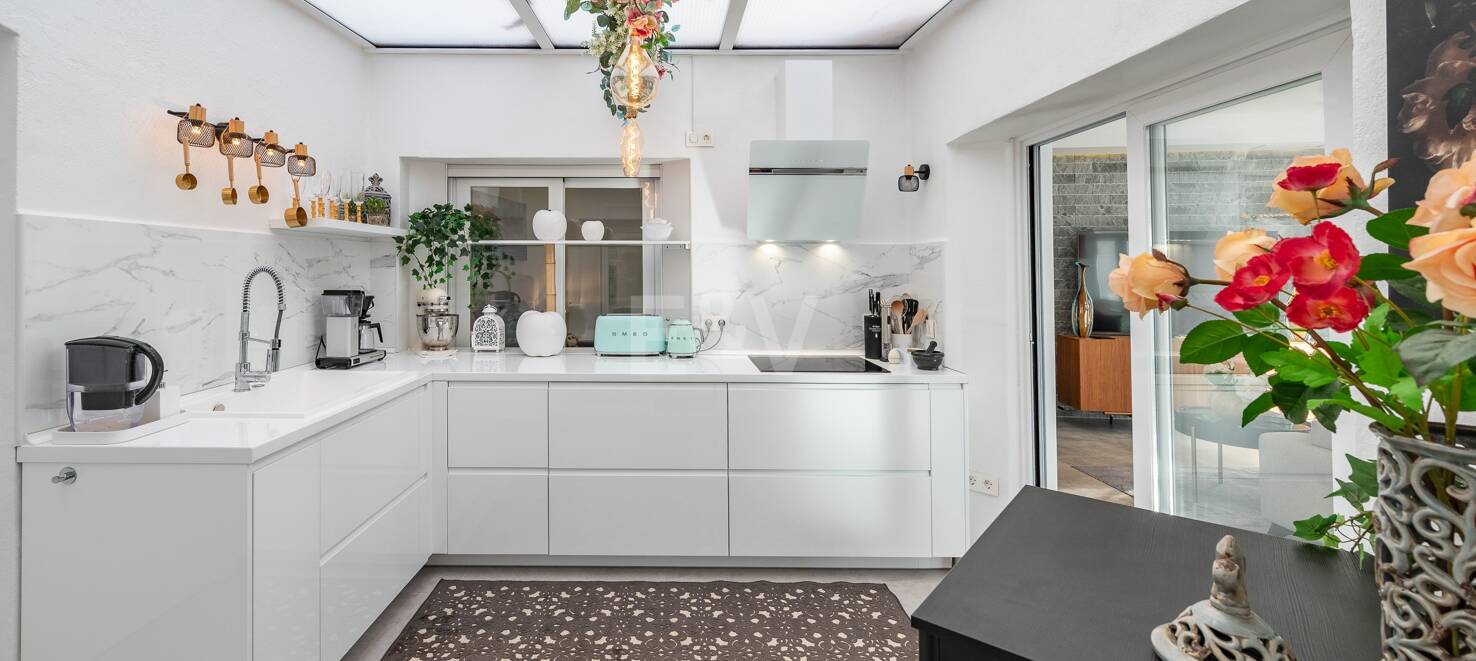 Precioso apartamento con piscina privada e impresionantes vistas al mar