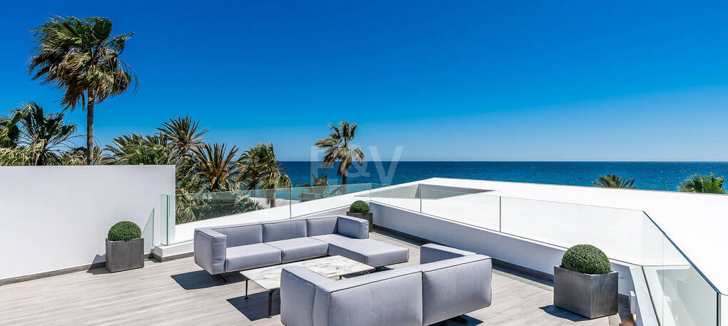 Frontline Beach State-of-the-Art Masterpiece
