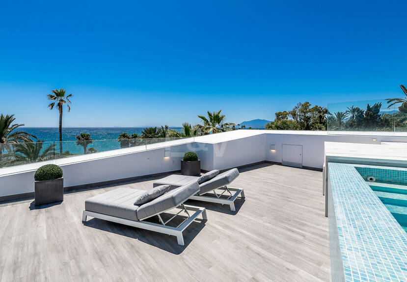 Frontline Beach State-of-the-Art Masterpiece