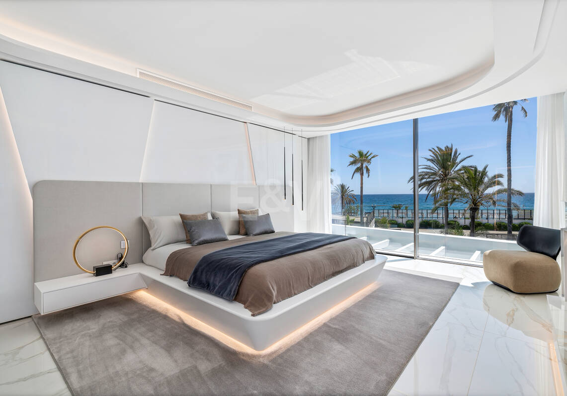 Frontline Beach State-of-the-Art Masterpiece