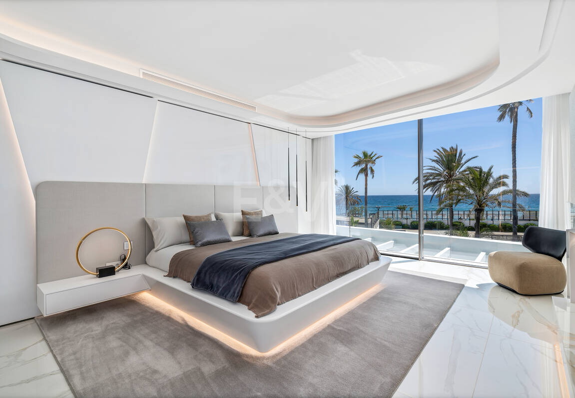 Frontline Beach State-of-the-Art Masterpiece