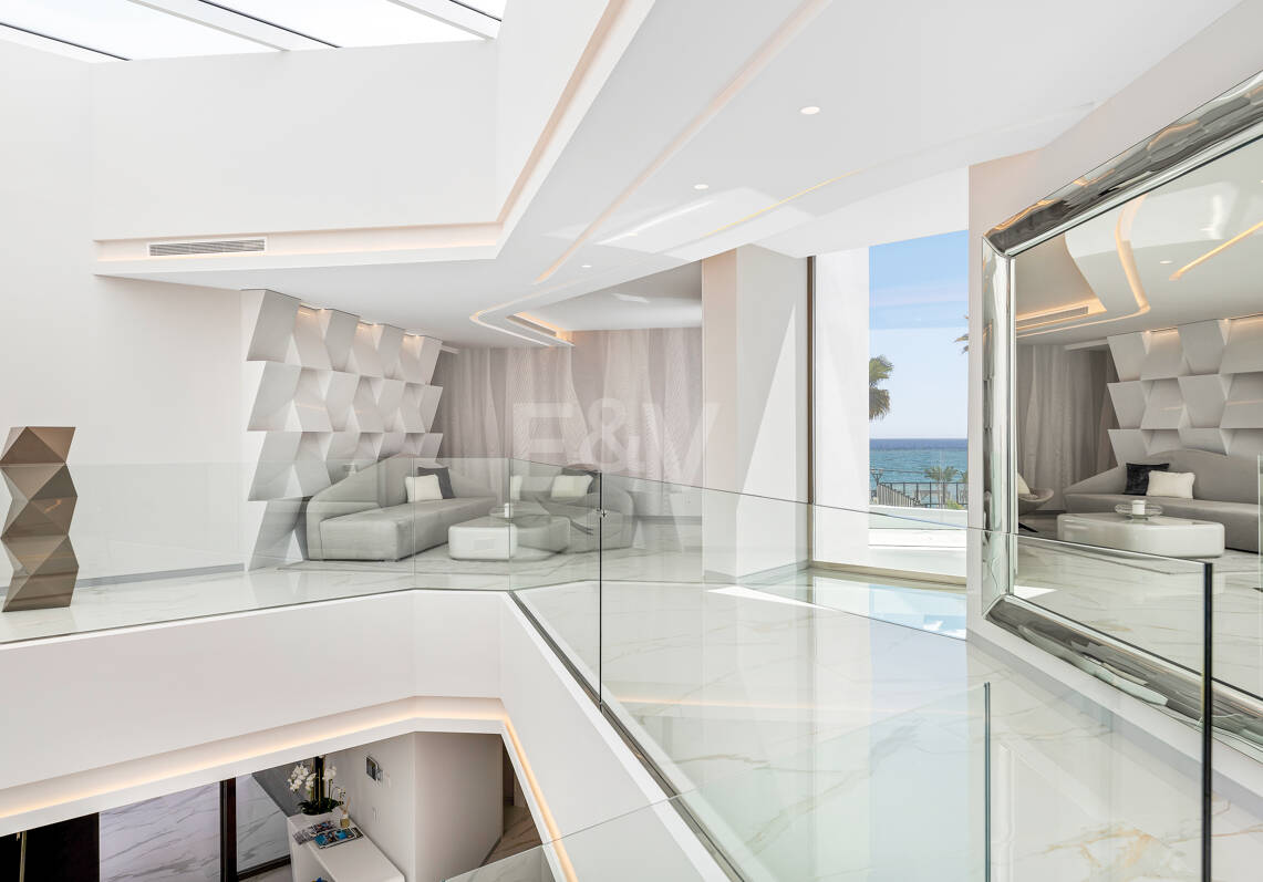 Frontline Beach State-of-the-Art Masterpiece
