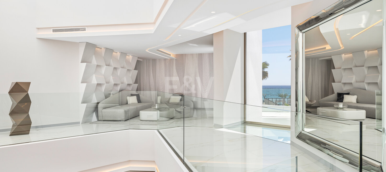 Hochmodernes Meisterwerk in Los Monteros direkt am Strand