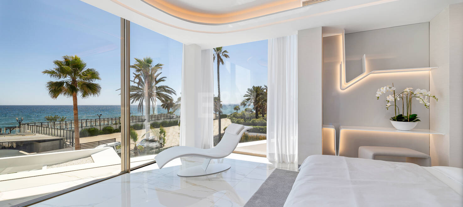 Frontline Beach State-of-the-Art Masterpiece