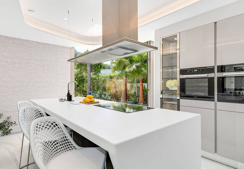 Frontline Beach State-of-the-Art Masterpiece