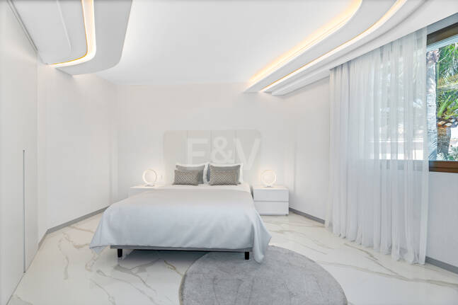 Frontline Beach State-of-the-Art Masterpiece