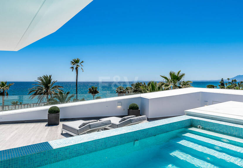 Frontline Beach State-of-the-Art Masterpiece