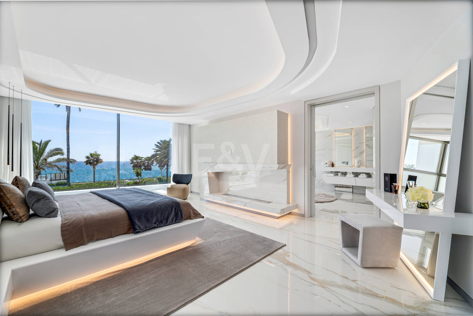 Frontline Beach State-of-the-Art Masterpiece