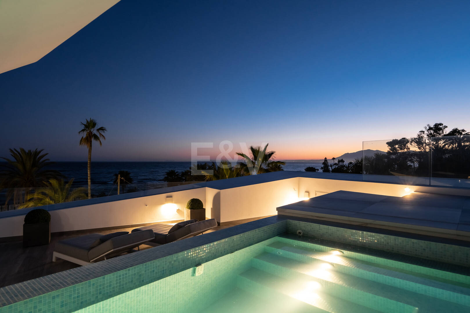 Frontline Beach State-of-the-Art Masterpiece