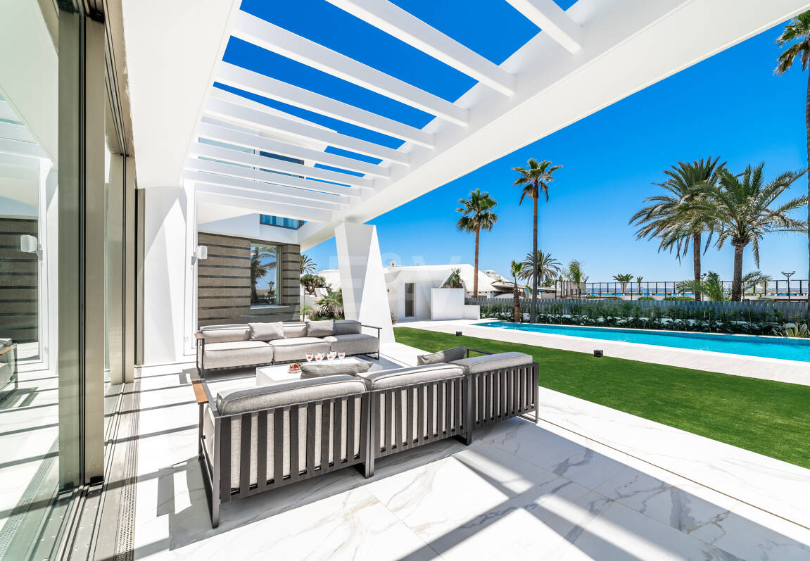 Frontline Beach State-of-the-Art Masterpiece