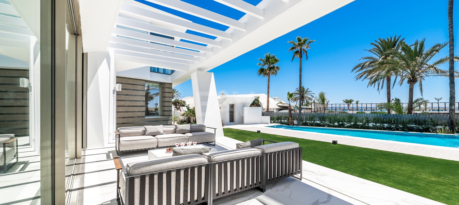 Hochmodernes Meisterwerk in Los Monteros direkt am Strand