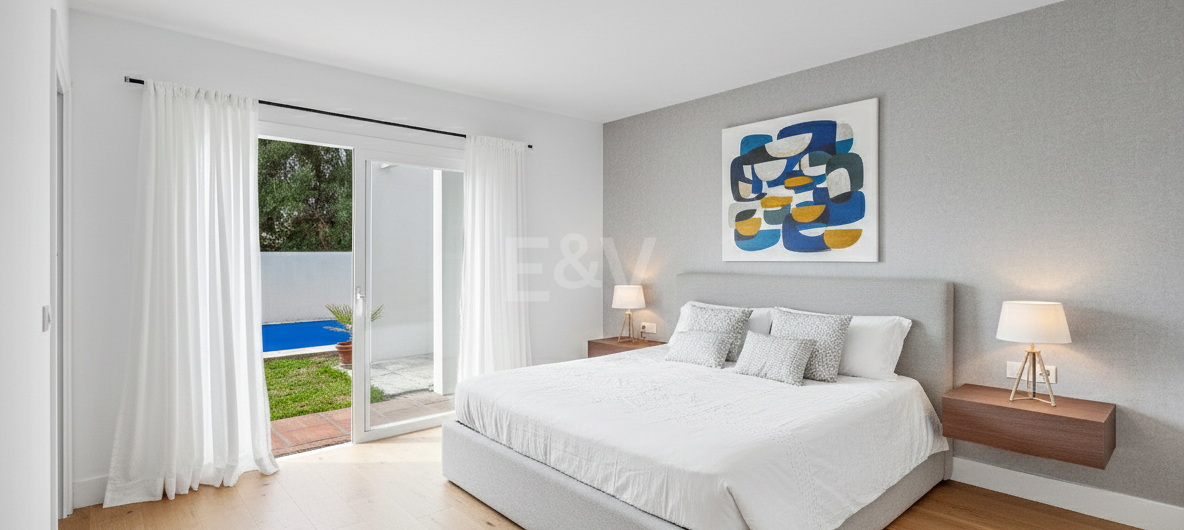 Investment Opportunity: Villa with large Plot and Pool