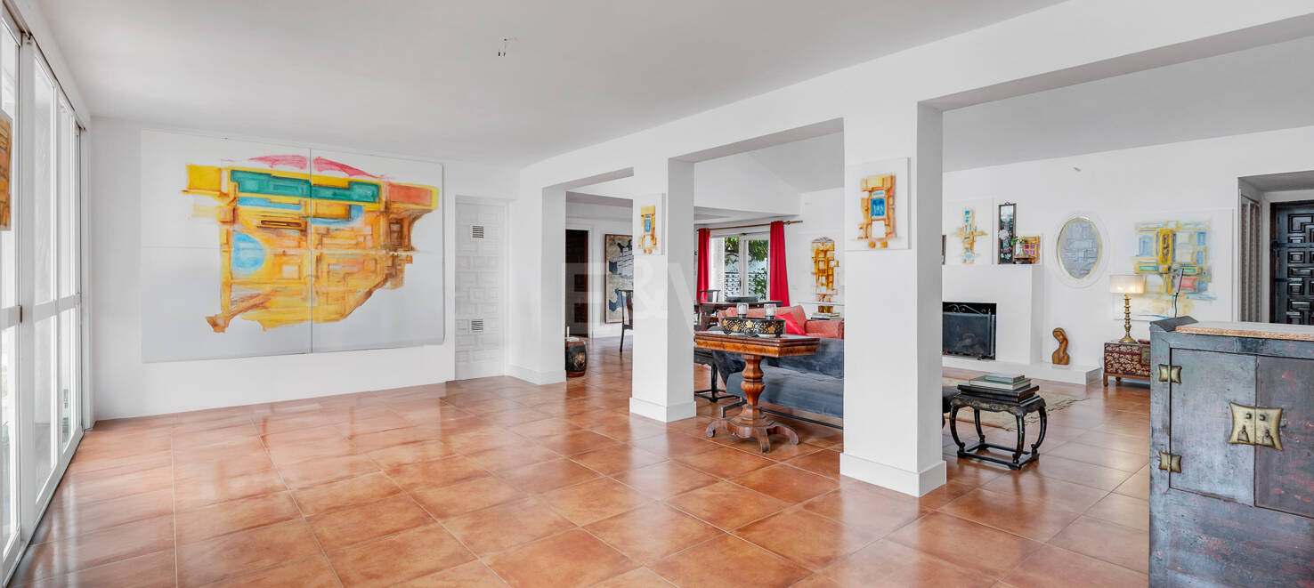 Oportunidad de inversión: Villa con gran parcela y piscina