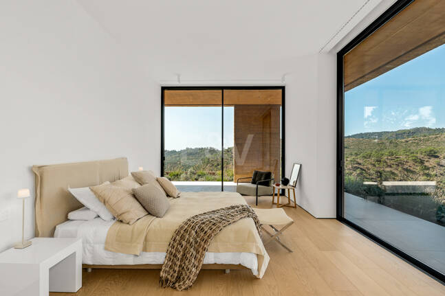 Architektonisches Meisterwerk mit modernster Technik voller Privatsphäre und Panoramablick