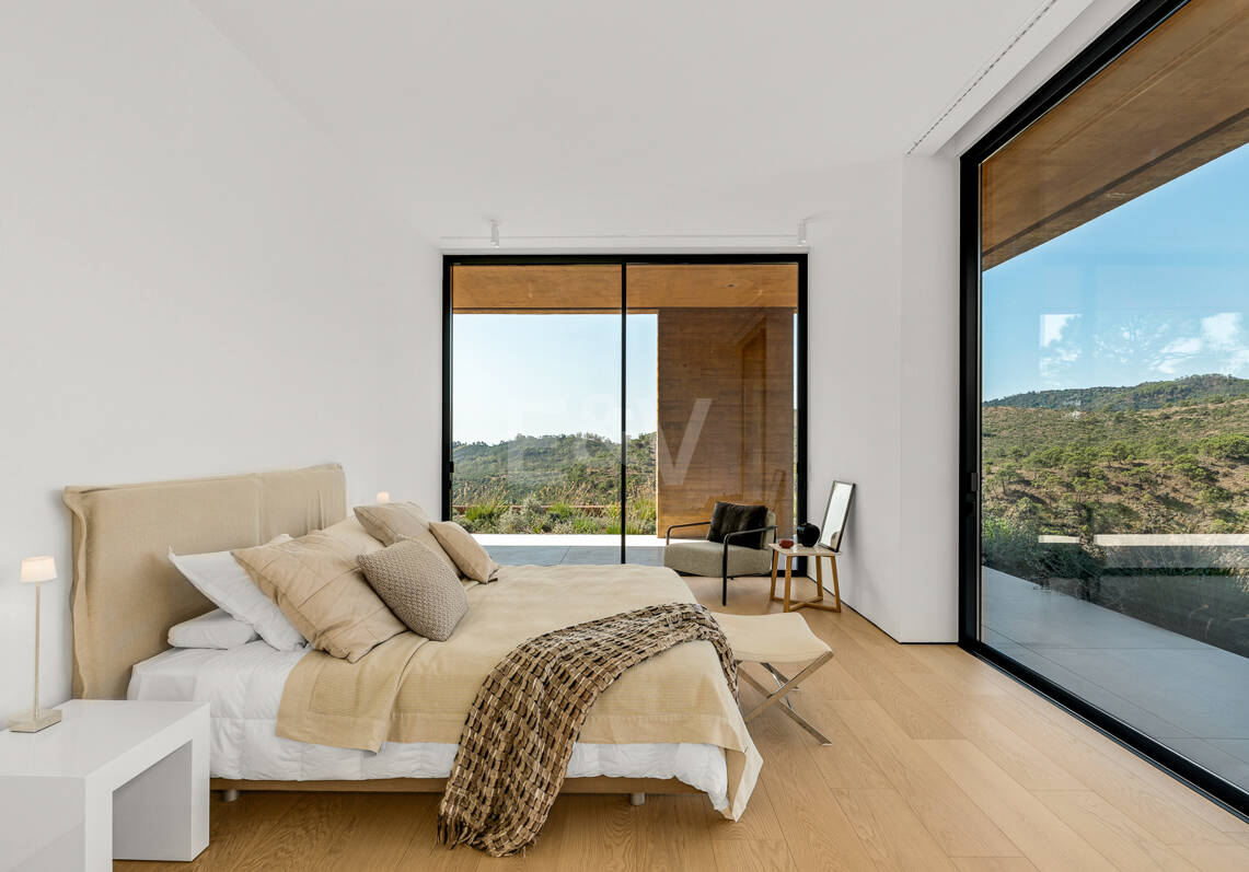Joya arquitectónica con tecnología avanzada privacidad total y vistas panorámicas