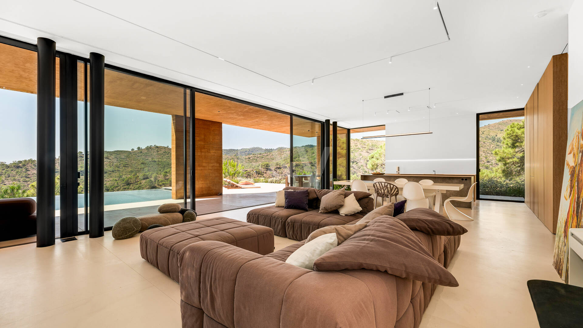 Architektonisches Meisterwerk mit modernster Technik voller Privatsphäre und Panoramablick