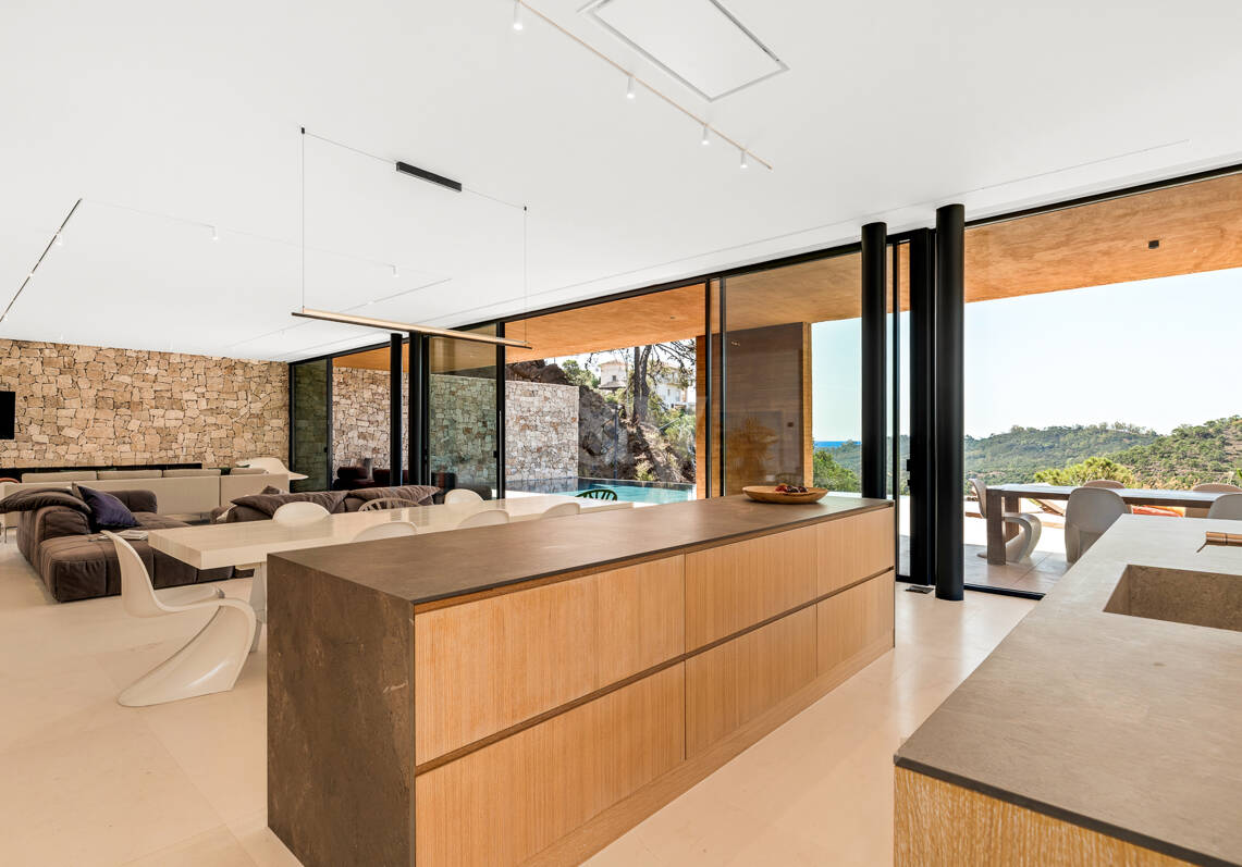 Joya arquitectónica con tecnología avanzada privacidad total y vistas panorámicas