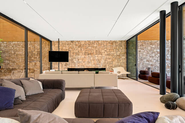 Architektonisches Meisterwerk mit modernster Technik voller Privatsphäre und Panoramablick