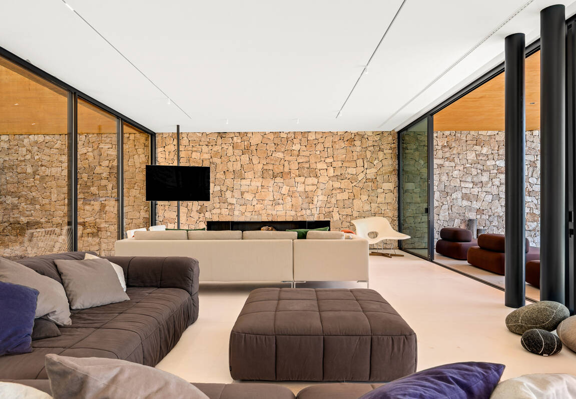 Architektonisches Meisterwerk mit modernster Technik voller Privatsphäre und Panoramablick