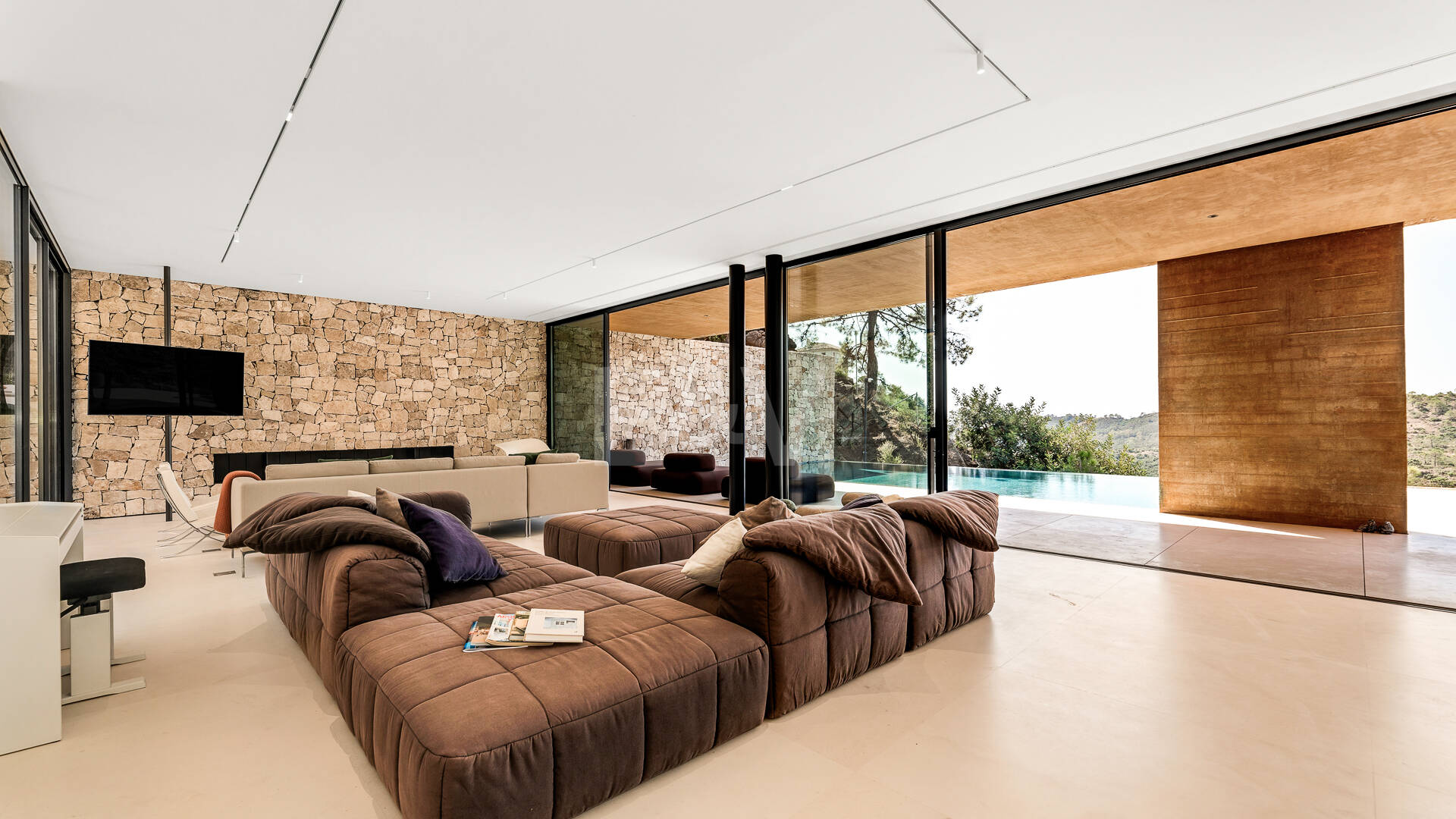 Architektonisches Meisterwerk mit modernster Technik voller Privatsphäre und Panoramablick