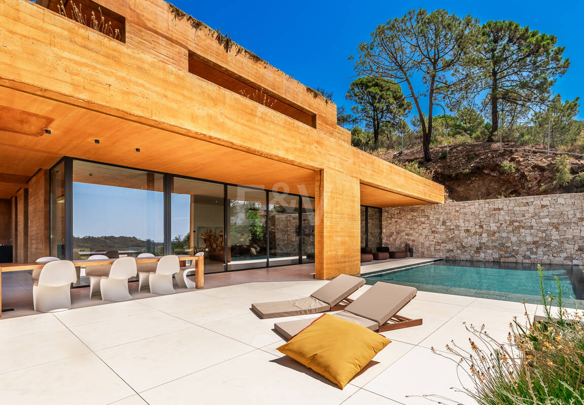 Architektonisches Meisterwerk mit modernster Technik voller Privatsphäre und Panoramablick