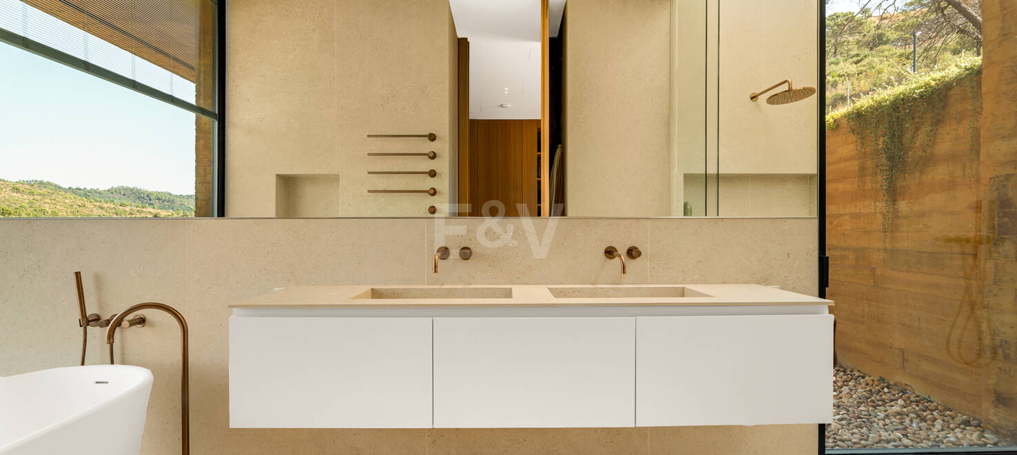 Architectural Masterpiece with Cutting-Edge Technology, Total Privacy and Panoramic Views