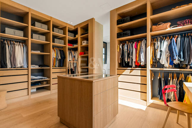 Architektonisches Meisterwerk mit modernster Technik voller Privatsphäre und Panoramablick