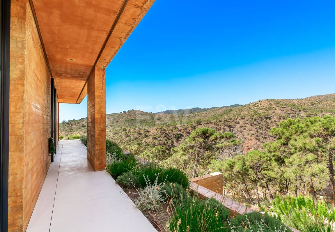 Architektonisches Meisterwerk mit modernster Technik voller Privatsphäre und Panoramablick