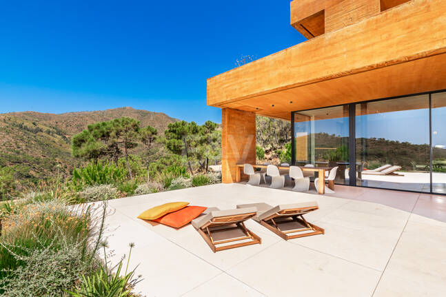 Architektonisches Meisterwerk mit modernster Technik voller Privatsphäre und Panoramablick