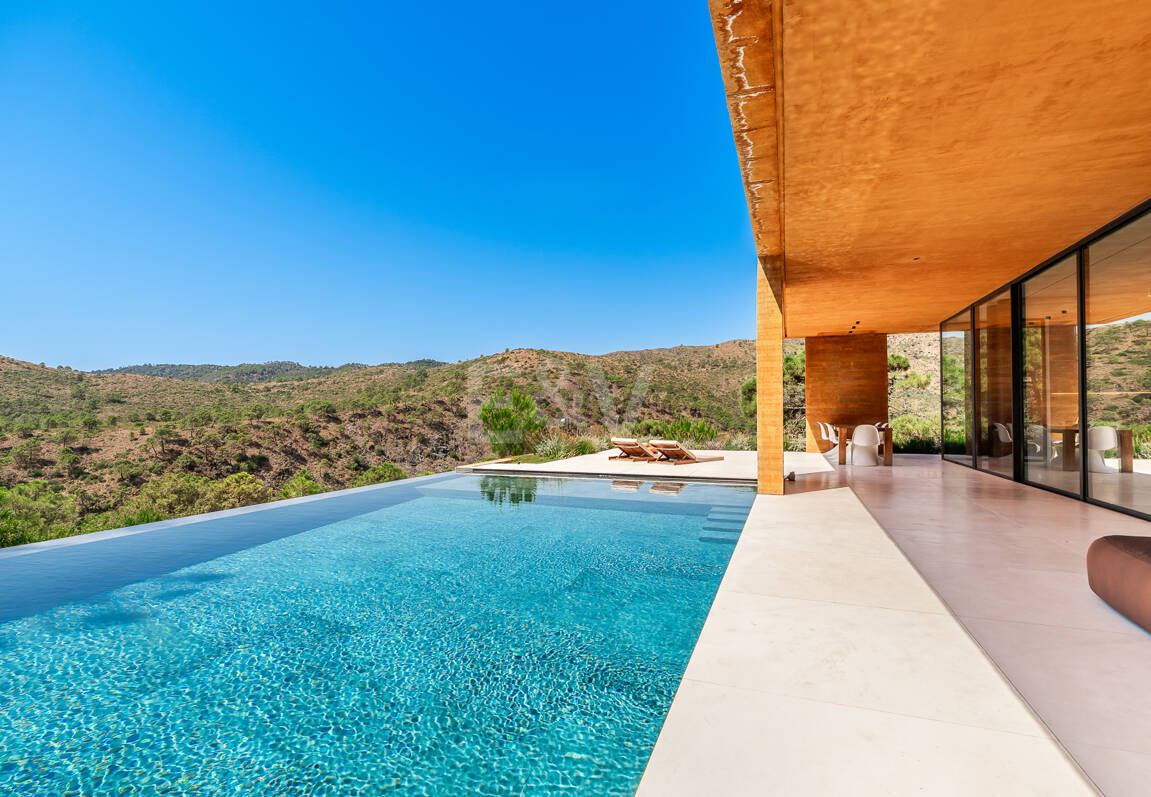 Architektonisches Meisterwerk mit modernster Technik voller Privatsphäre und Panoramablick